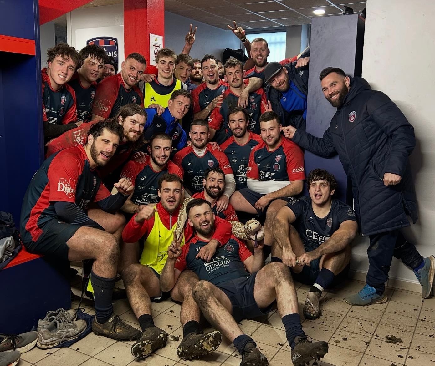 𝗗𝗘𝗨𝗫 𝗠𝗔𝗚𝗡𝗜𝗙𝗜𝗤𝗨𝗘𝗦 𝗩𝗜𝗖𝗧𝗢𝗜𝗥𝗘 𝗗𝗜𝗝𝗢𝗡